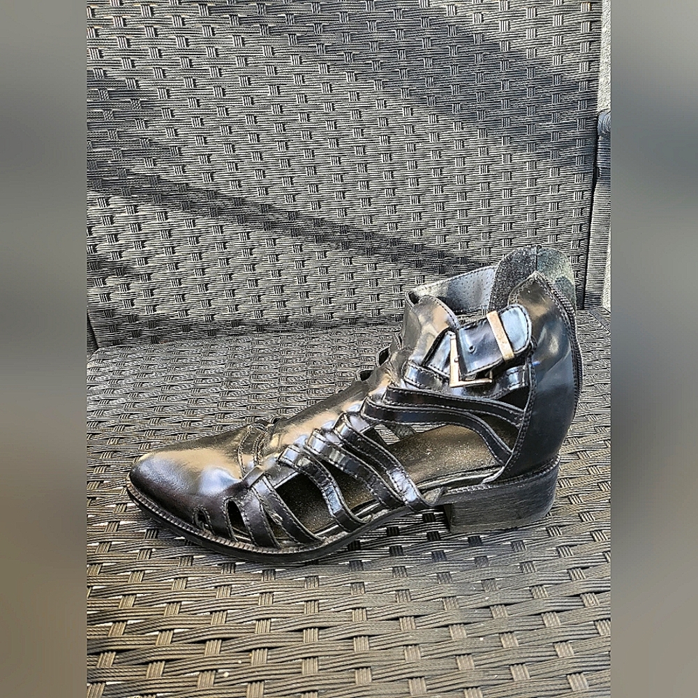 Unisex Black Gladiator Leather Boots